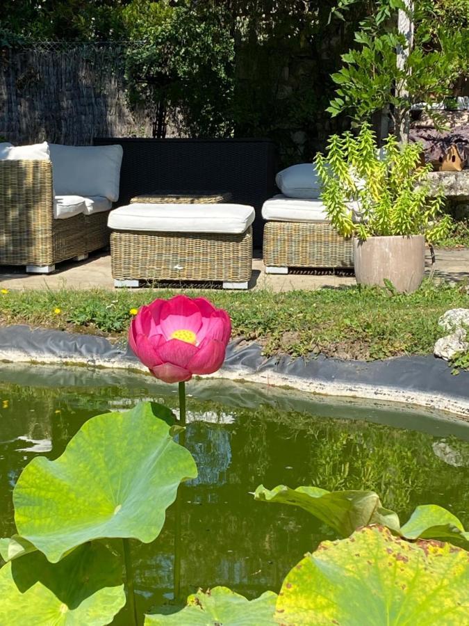 Une Vie En Rose Pressagny-lʼOrgeuilleux Exterior foto
